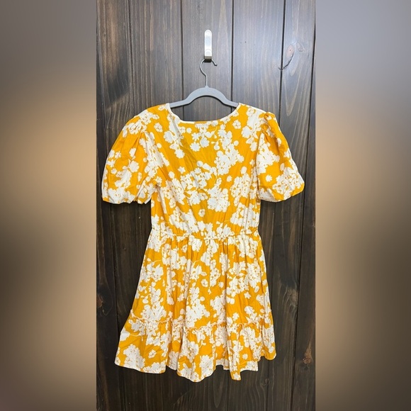 NWT mini puff sleeve floral print yellow and white dress-Size Large - Picture 8 of 10
